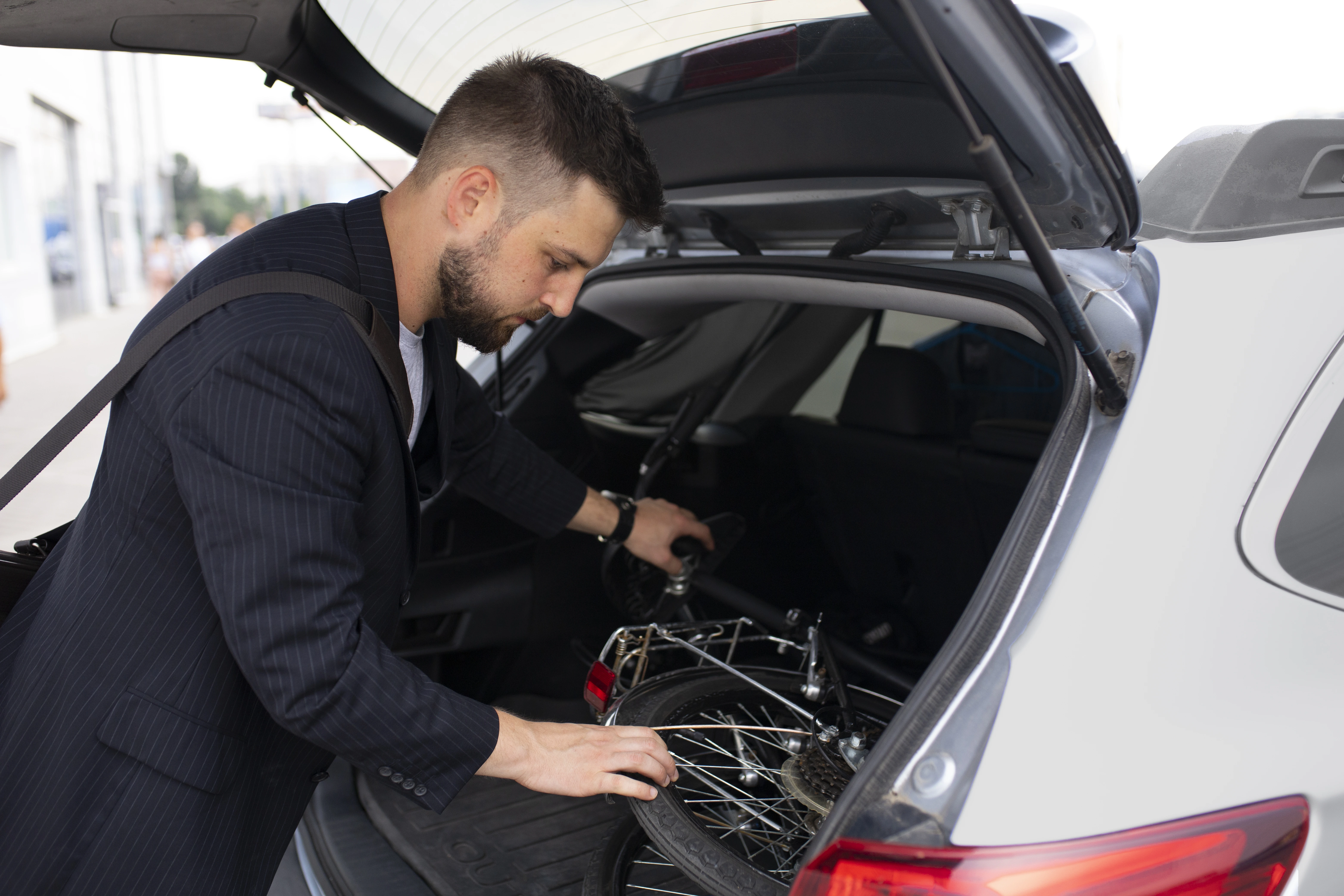 Поломка замка багажника — диагностика в автосервисе
