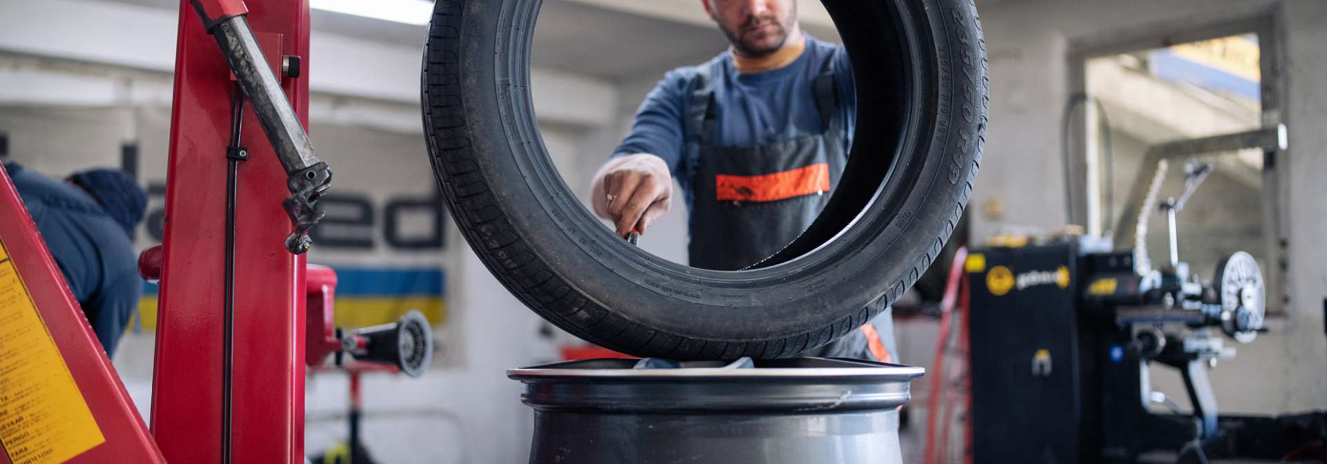 Tire fitting and storage
